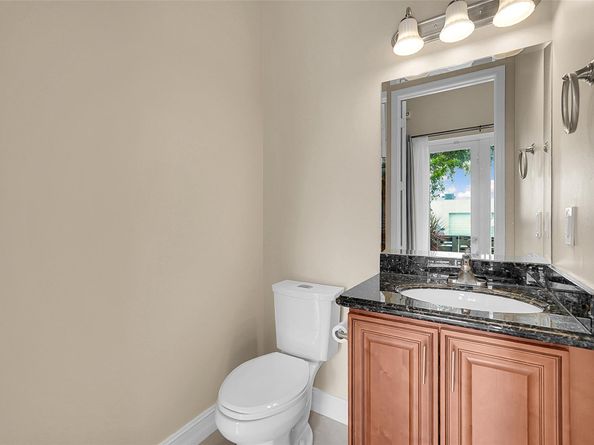 2105 SE 5th St 2105, Pompano Beach FL 33062