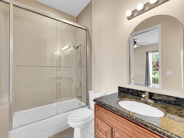 2105 SE 5th St 2105, Pompano Beach FL 33062