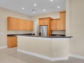 2105 SE 5th St 2105, Pompano Beach FL 33062