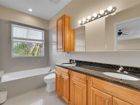 2105 SE 5th St 2105, Pompano Beach FL 33062