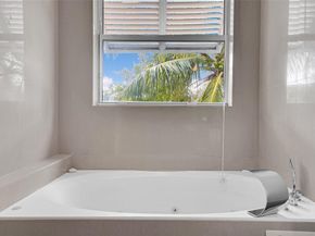 2105 SE 5th St 2105, Pompano Beach FL 33062