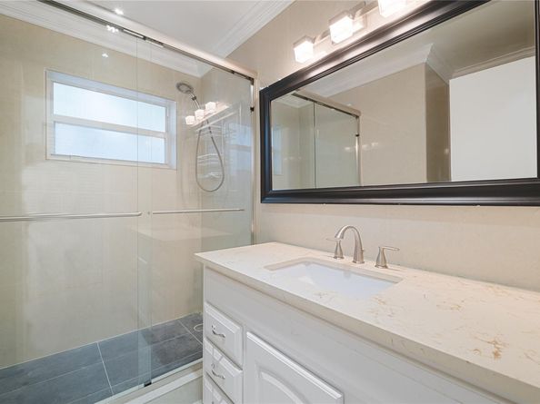 3651 NW 36th St, Lauderdale Lakes FL 33309
