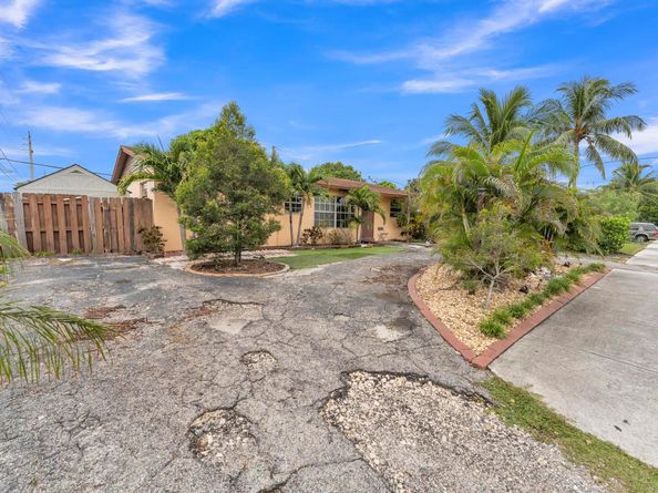 1491 SW 5th Ter, Deerfield Beach FL 33441