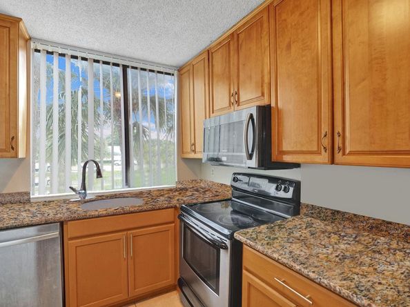 4200 Inverrary Blvd 3103, Lauderhill FL 33319