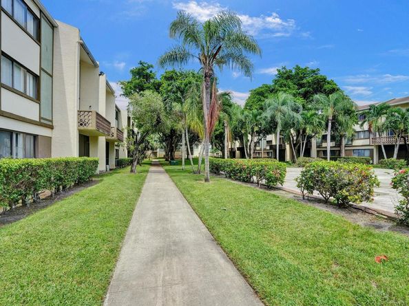 4200 Inverrary Blvd 3103, Lauderhill FL 33319