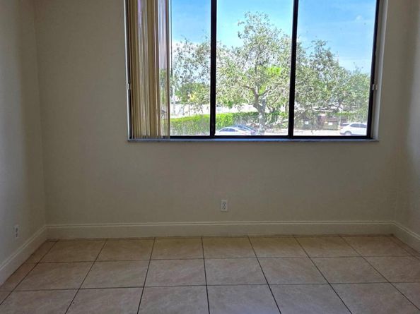 4200 Inverrary Blvd 3103, Lauderhill FL 33319