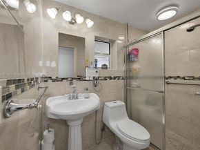 462 E 39th Street, Hialeah FL 33013