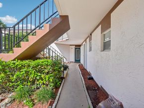 7 N Greenway N 111, Royal Palm Beach FL 33411