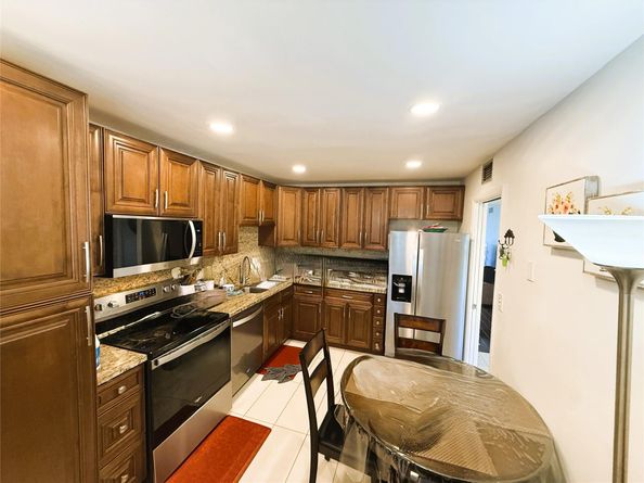 2850 Forest Hills Blvd 214, Coral Springs FL 33065