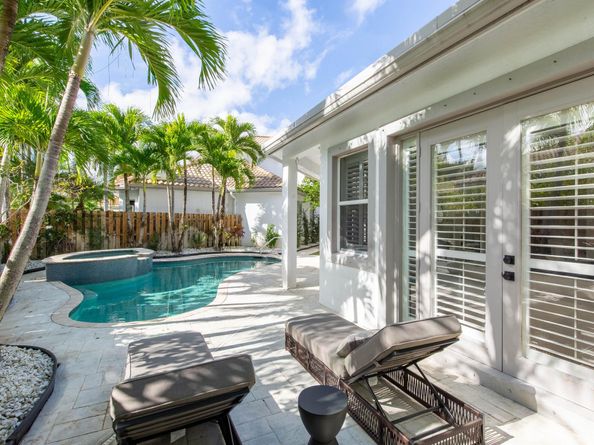 2443 Players Court, Wellington FL 33414