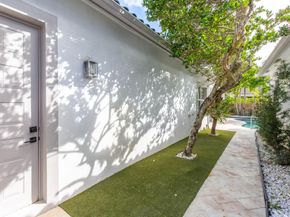 2443 Players Court, Wellington FL 33414