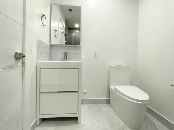 1402 NE 34th St, Oakland Park FL 33334