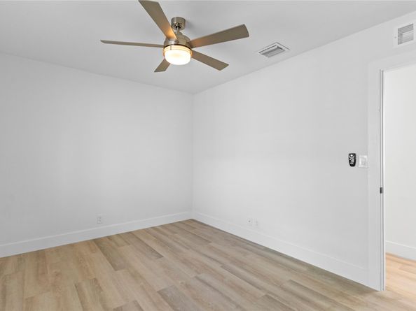 1402 NE 34th St, Oakland Park FL 33334