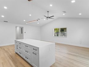 1402 NE 34th St, Oakland Park FL 33334
