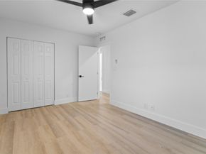 1402 NE 34th St, Oakland Park FL 33334