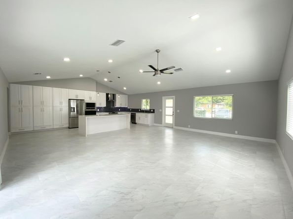 1402 NE 34th St, Oakland Park FL 33334