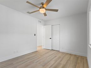 1402 NE 34th St, Oakland Park FL 33334