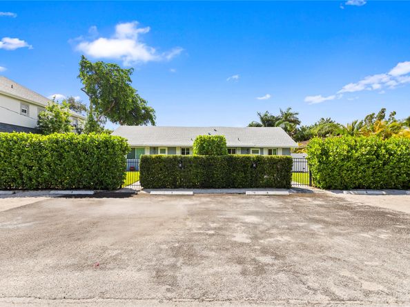 1402 NE 34th St, Oakland Park FL 33334