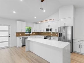 1402 NE 34th St, Oakland Park FL 33334