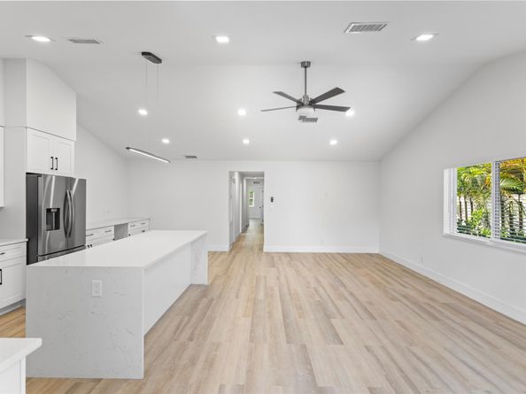 1402 NE 34th St, Oakland Park FL 33334