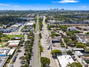 1402 NE 34th St, Oakland Park FL 33334