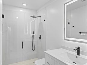 1402 NE 34th St, Oakland Park FL 33334