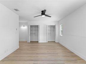 1402 NE 34th St, Oakland Park FL 33334
