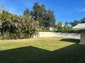 525 NE 58th St, Miami FL 33137