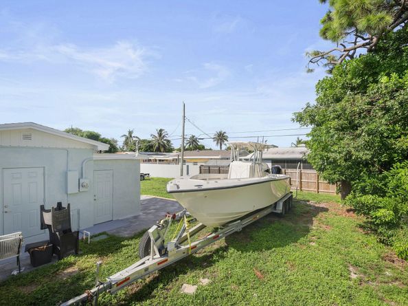 3761 NE 14th Ave, Pompano Beach FL 33064