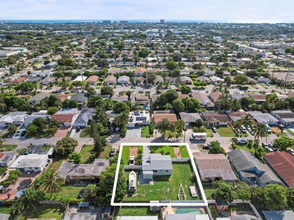 3761 NE 14th Ave, Pompano Beach FL 33064