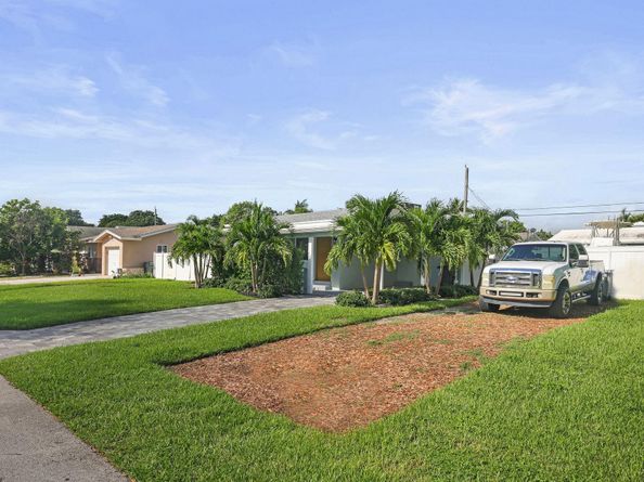 3761 NE 14th Ave, Pompano Beach FL 33064