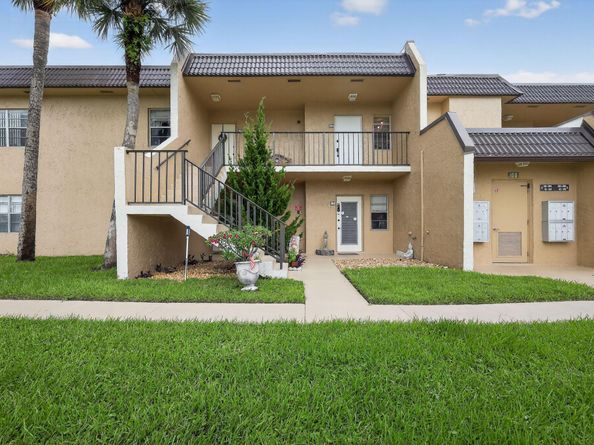 100 Lake Meryl Drive 104, West Palm Beach FL 33411