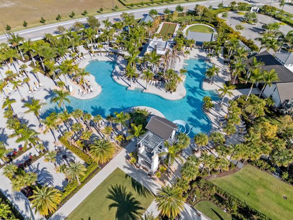 5413 Empire Drive, The Acreage FL 33470