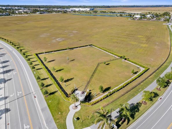 5413 Empire Drive, The Acreage FL 33470