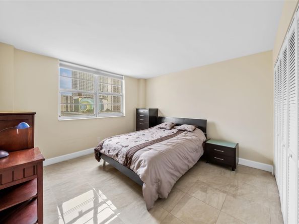 1849 S Ocean Dr 711, Hallandale Beach FL 33009