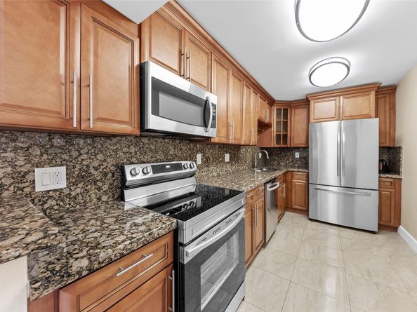 1849 S Ocean Dr 711, Hallandale Beach FL 33009