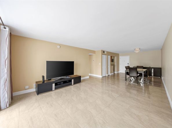 1849 S Ocean Dr 711, Hallandale Beach FL 33009