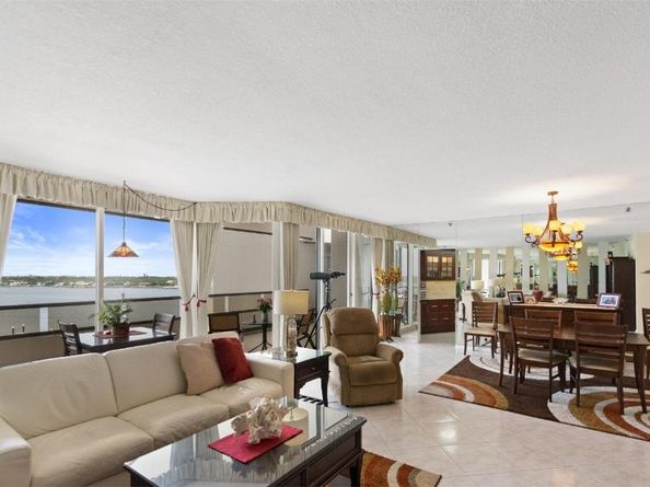 100 Lakeshore Drive 754, North Palm Beach FL 33408