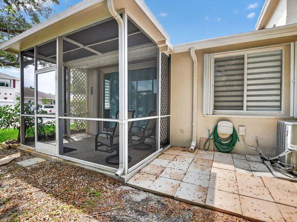 851 NW 42 Place, Deerfield Beach FL 33064