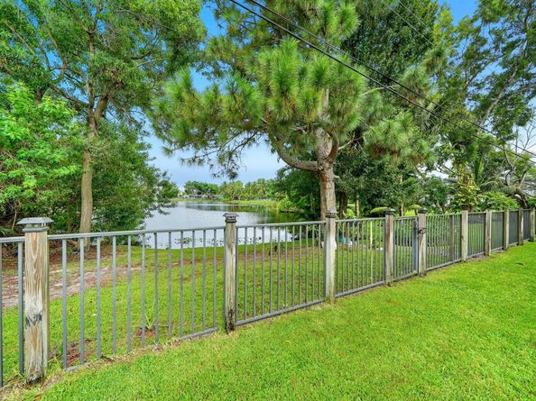 5935 Albert Road, West Palm Beach FL 33415