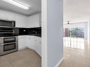 1690 NE 191st St 4051, Miami FL 33179