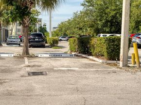 1690 NE 191st St 4051, Miami FL 33179
