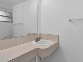 1690 NE 191st St 4051, Miami FL 33179