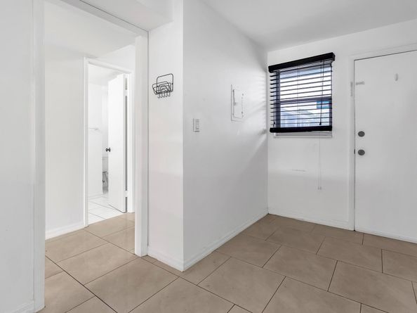 1690 NE 191st St 4051, Miami FL 33179