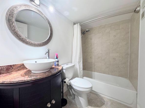 5701 Camino Del Sol 403, Boca Raton FL 33433