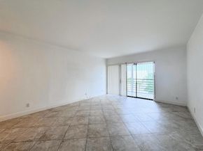 5701 Camino Del Sol 403, Boca Raton FL 33433