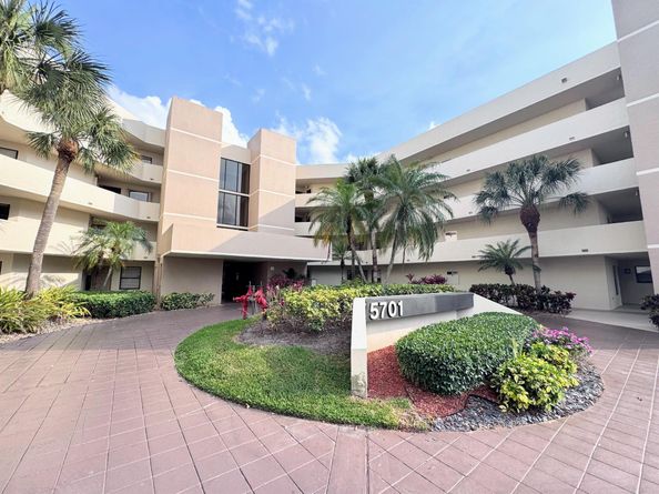 5701 Camino Del Sol 403, Boca Raton FL 33433