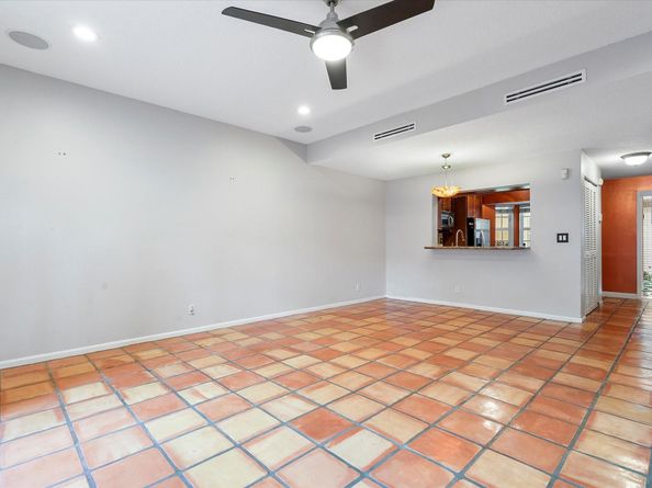 610 SE 14th Ct 6, Fort Lauderdale FL 33316