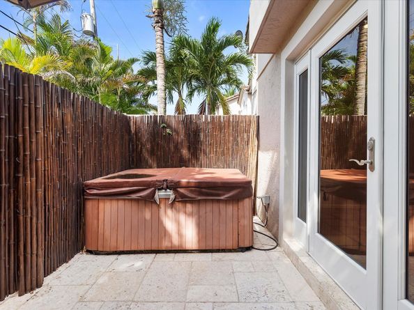 610 SE 14th Ct 6, Fort Lauderdale FL 33316