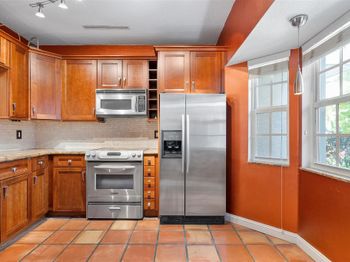 610 SE 14th Ct